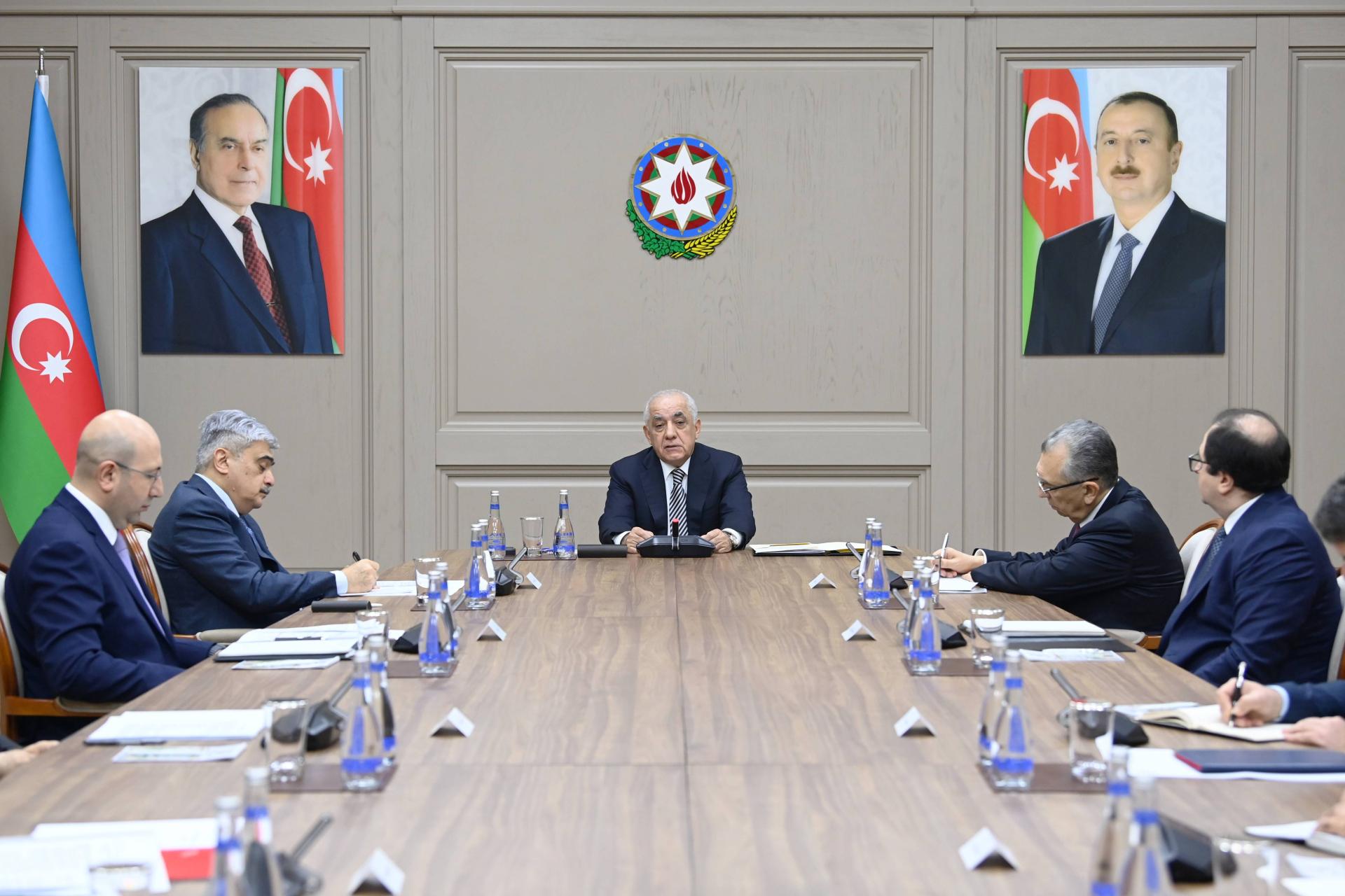 Baş nazir binalarla bağlı iclas keçirdi - FOTO 2 ic 2