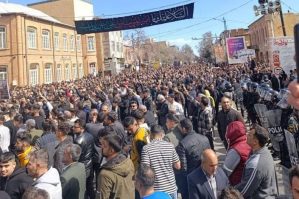 İranda azərbaycanlılar ayağa qalxdı: Urmiyada izdiham – VİDEO