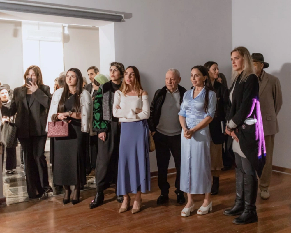 Leyla Əliyeva və Arzu Əliyeva "Xəyal etmək azadlığı" sərgisində - Fotolar