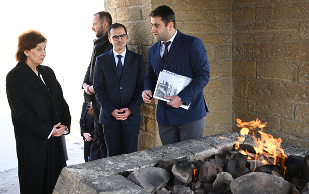 Şimali Makedoniya prezidenti “Atəşgah məbədi”ndə - FOTOLAR