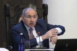 Paşinyan əsəbiləşdi: saatını göstərib bunları dedi