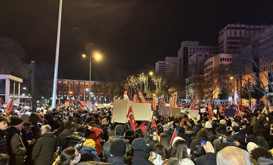 Türkiyədəki aksiyalarda 123 polis yaralanıb 1 photo 2025 03 23 21 56 55