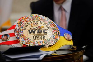 Zelenskinin ABŞ-a apardığı çempion kəmərinin aqibəti...