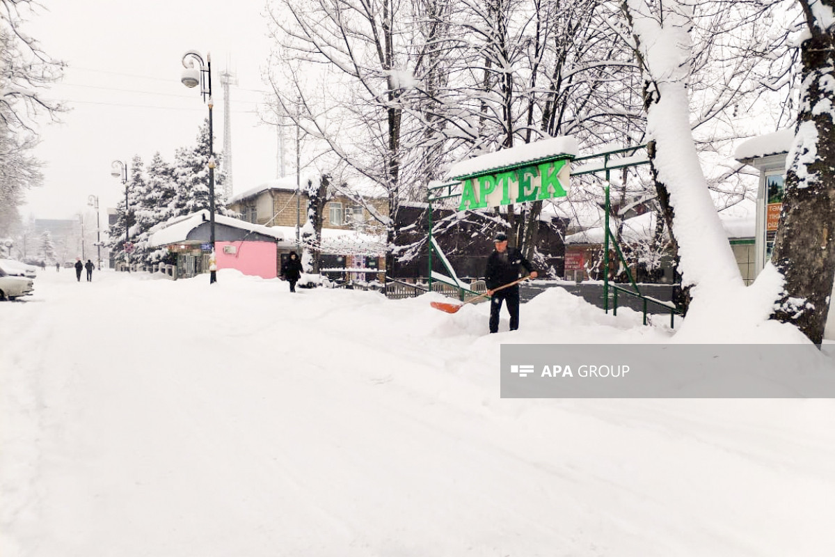 Bu bölgələrdə qarın hündürlüyü 1 metrə çatıb