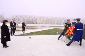 Şimali Makedoniya prezidenti Zəfər parkında - FOTO