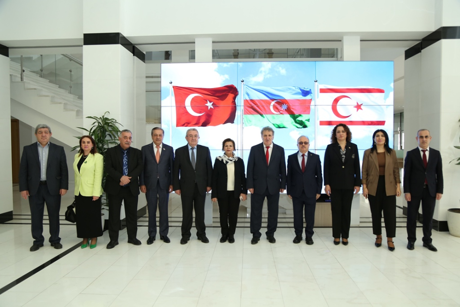 “İstiqlal marşı”nın 104-cü ildönümünə həsr edilmiş tədbirin iştirakçıları MEK-lə tanış oldular - FOTOLAR 2 re 2