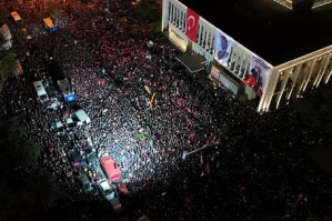 sarachane bulusmasinda ikinci gun ozgur ozel ve mansur yavas destek mitinginde lnj6