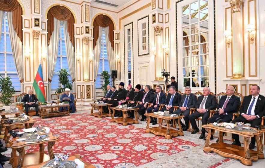 Şeyx iftar mərasimi təşkil etdi 1 screenshot 37