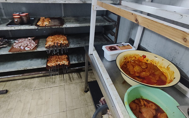 Daha bir restoranda xoşagəlməz mənzərə... - FOTOLAR