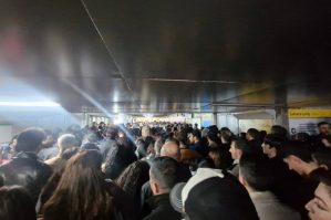 Metronun bu stansiyasında sıxlıq yarandı