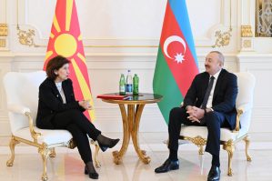 Prezidentlərin təkbətək görüşü oldu