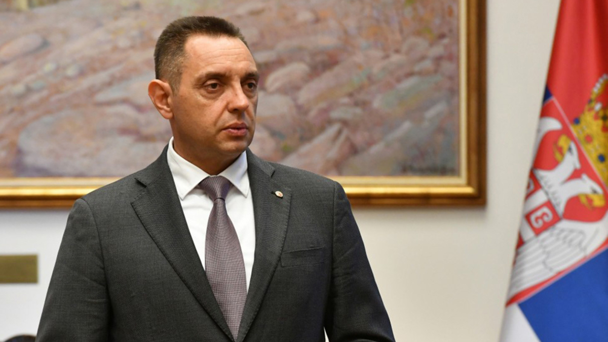 Şoyqunun yanında üzr istədi: "Dostumuzu incitmək..." - Vulin 1 vulin