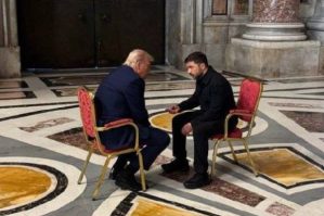 Tramp-Zelenski görüşündə üçüncü stul kimin üçün idi? - Açıqlama