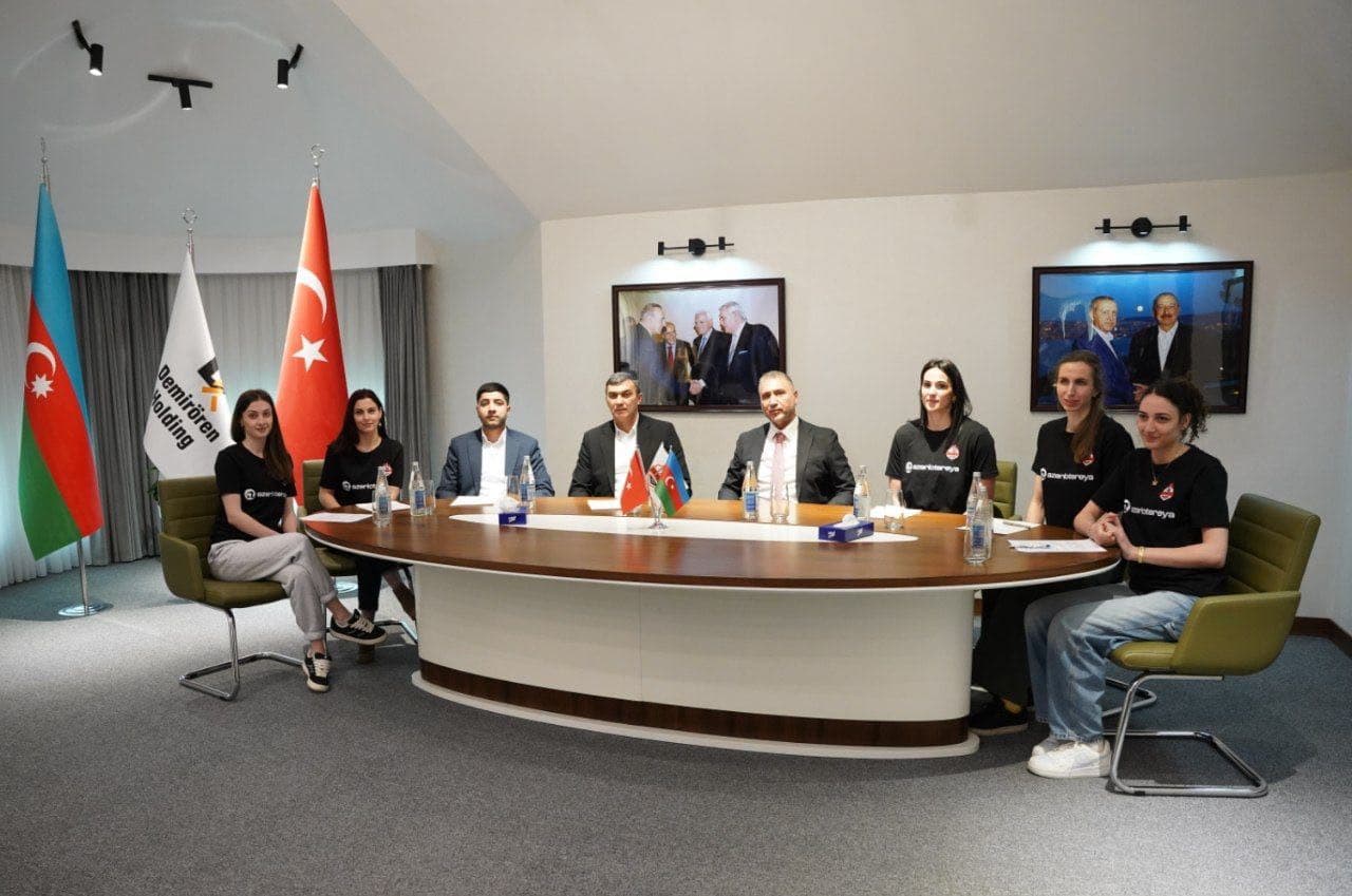 “Azərlotereya”nın sponsorluğu ilə yeni voleybol komandası yaradıldı - FOTOLAR 2 1 37