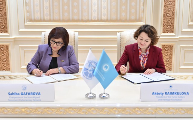 Aktoti Raimkulova ilə memorandum imzalandı