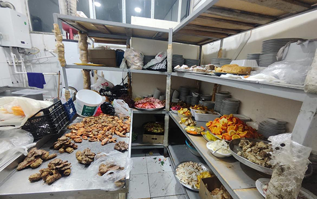 “Venesiya”da kütləvi zəhərlənmənin səbəbi: Bu da məşhur restoranın mətbəxi... - FOTOLAR