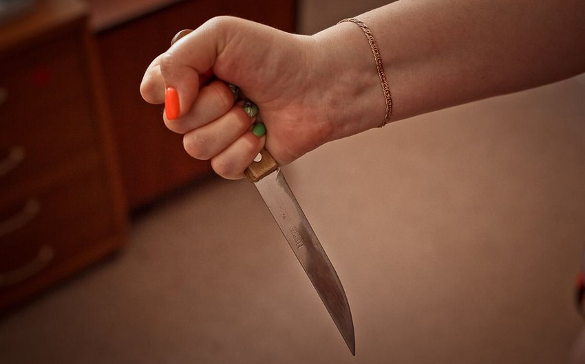 Bərdədə kişini bıçaqlamaqda şübhəli bilinən qadın saxlanılıb