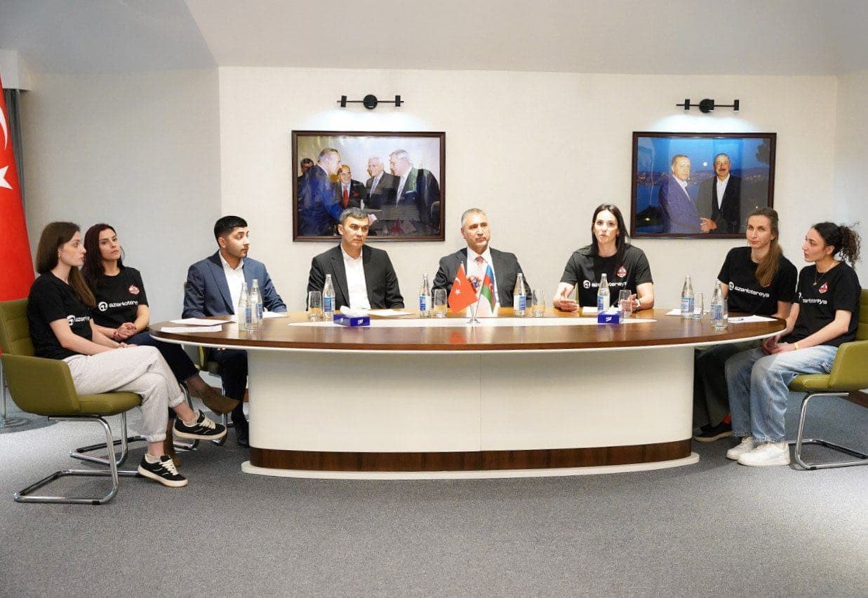 “Azərlotereya”nın sponsorluğu ilə yeni voleybol komandası yaradıldı - FOTOLAR 4 3 33