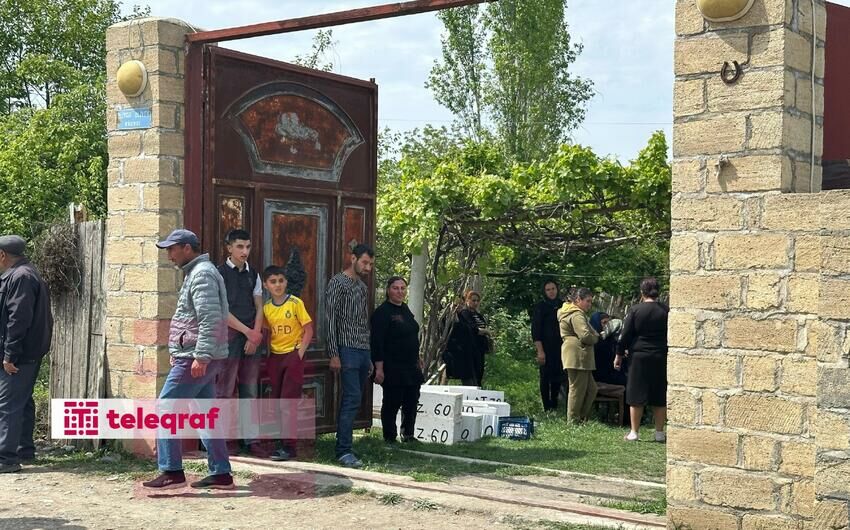 Tərtərdə faciə: Bir ailənin 4 üzvü quşa görə öldü - Təfərrüat / VİDEO 1 Tərtərdə faciə: Bir ailənin 4 üzvü quşa görə öldü - Təfərrüat / VİDEO