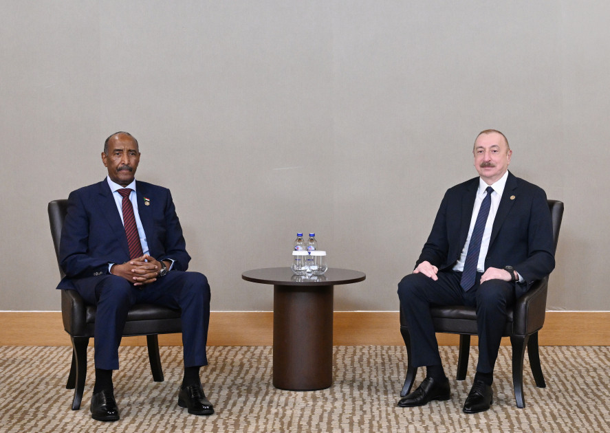 İlham Əliyev Sudan lideri ilə görüşdü