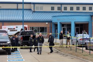 ABŞ-da orta məktəbdə atışma olub