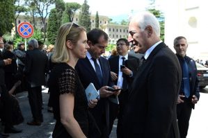 Kallas Ermənistan prezidenti ilə Azərbaycandan danışıb