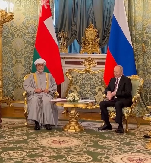 Sultan Kremlə gəldi: Putinlə tarixi görüş - FOTO 2 AA 20250422 37711291 37711290 MOSKOVA RUSYA DEVLET BASKANI PUTIN UMMAN SULTANI TEYMUR EL SAID ILE BIR ARAYA GELDI.mp4 snapshot 00.24.080