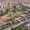 AA 20250423 37728496 37728492 ISTANBULLULAR 62 BUYUKLUGUNDEKI DEPREMIN ARDINDAN ACIK ALANLARDAKI BEKLEYISLERINI SURDURUYOR