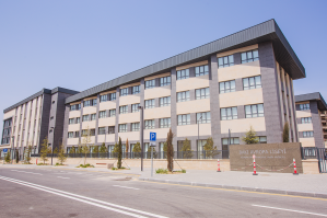 I sinfinə qəbulu müsabiqə yolu ilə aparılan təhsil müəssisələri...