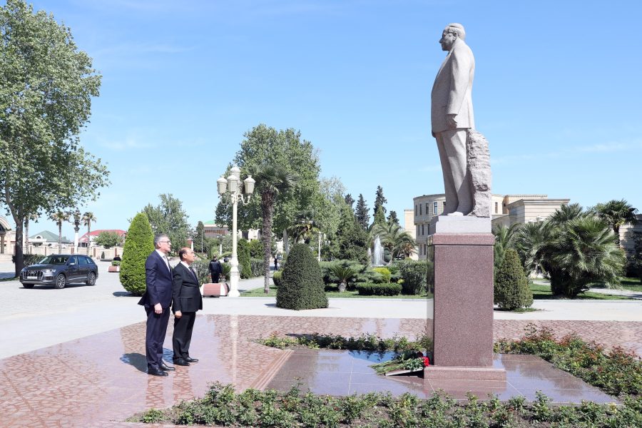 “Azəriqaz”ın baş direktoru Bərdə və Tərtər sakinlərinin müraciətlərini dinlədi - FOTOLAR
