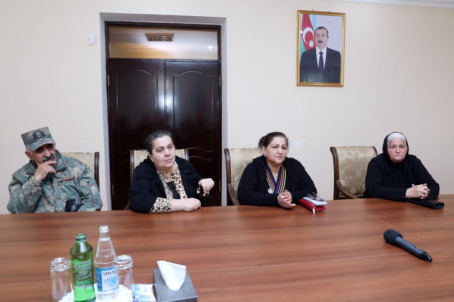 “Azəriqaz”ın baş direktoru Bərdə və Tərtər sakinlərinin müraciətlərini dinlədi - FOTOLAR