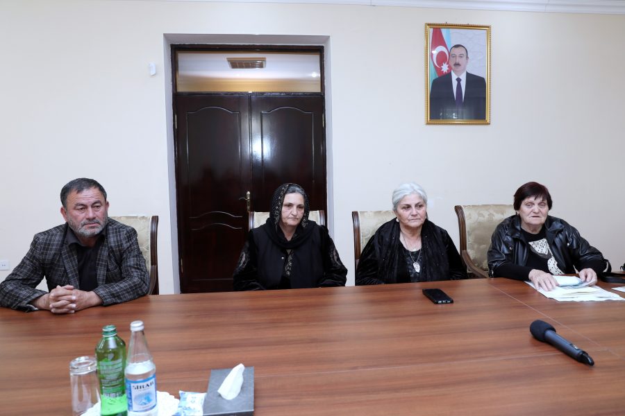 “Azəriqaz”ın baş direktoru Bərdə və Tərtər sakinlərinin müraciətlərini dinlədi - FOTOLAR