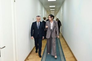 Mehriban Əliyeva və Leyla Əliyeva körpələr evində - FOTOLAR