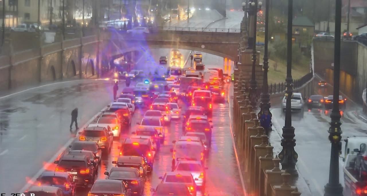Bakıya leysan yağır: tunel su ilə doldu, yollar bağlandı - VİDEO 1 IMG 5704