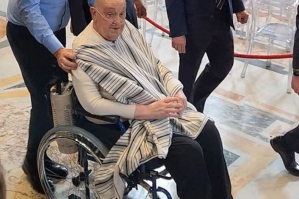 Xəstəlikdən sonra Roma Papasının son halı görüntüləri heyrətləndirdi – FOTO