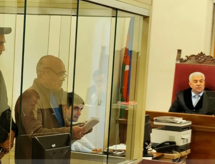 Bayrağı təhqir etdiyi üçün evin sahibini öldürdü - HÖKM