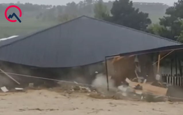 Güclü sel Şabranda evi yerlə bir etdi - VİDEO 1 Screenshot 987
