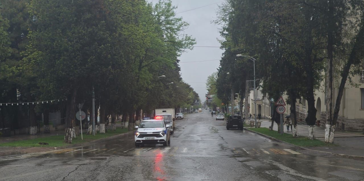 Xankəndidə yol sahələri təhlükəsizlik üçün təmizlənir - FOTO 1 WhatsApp Image 2025 04 16 at 11.45.17