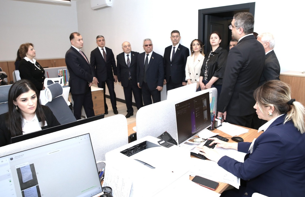 Azərbaycan Həmkarlar İttifaqları Konfederasiyasının yeni mərkəzi fəaliyyətə başladı - FOTOLAR 13 WhatsApp Image 2025 04 22 at 10.00.34 1