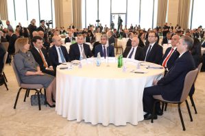 “Rəqəmsallaşma və süni intellektin iş yerlərinə təsiri” mövzusunda konfrans keçirildi - FOTOLAR