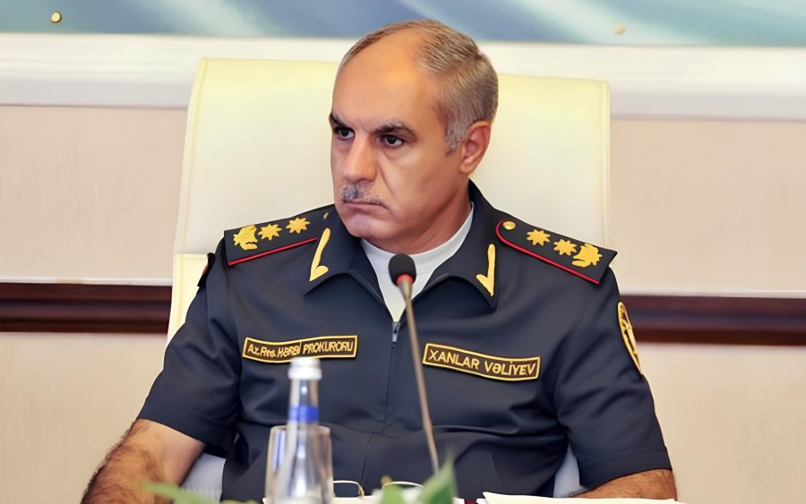 Xanlar Vəliyev kollektivə təqdim edildi