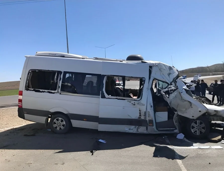 Daha bir mikroavtobus qəzası: yaralılar var 1 a6wkaalCPIS7bzAxXaP98xCNsRE1fCbyUXHcMrET 1200