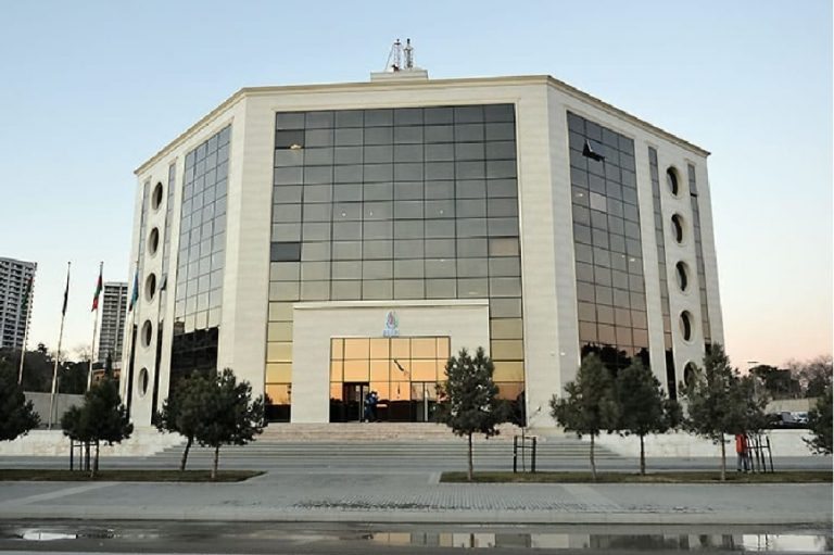 Söyüş və əlbəyaxa dava: 27 min manat cərimə yazıldı