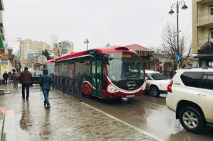 92 marşrut avtobusu gecikir - Rəsmi