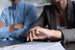 Prokurorluqdan ərinə zəng gəldi, xəyanətin üstü açıldı