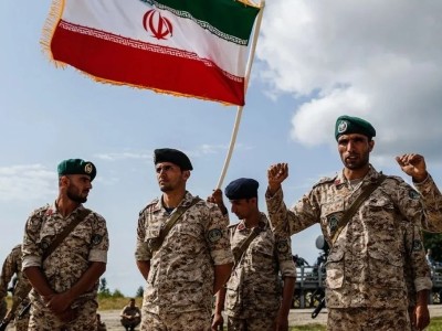 İran Ermənistanla hərbi təlimlərə başladı