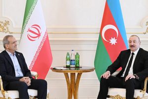 İlham Əliyev Pezeşkianla danışdı