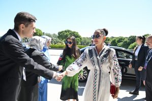 Mehriban Əliyeva qızı ilə Antalyada panel iclasında - FOTOLAR