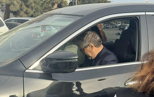 Əvəz Zeynallının azadlıqda ilk fotosu... 1 evez azadliqda