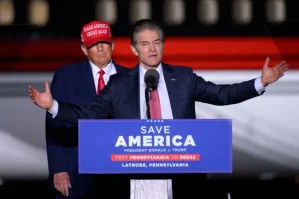 Trampın vəzifə verdiyi məşhur türkün andiçməsində həyəcanlı anlar - VİDEO